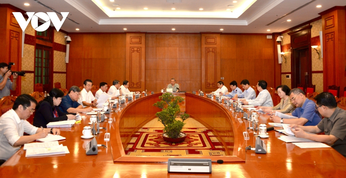 Sub-committee on 14th Party Congress personnel convenes second meeting